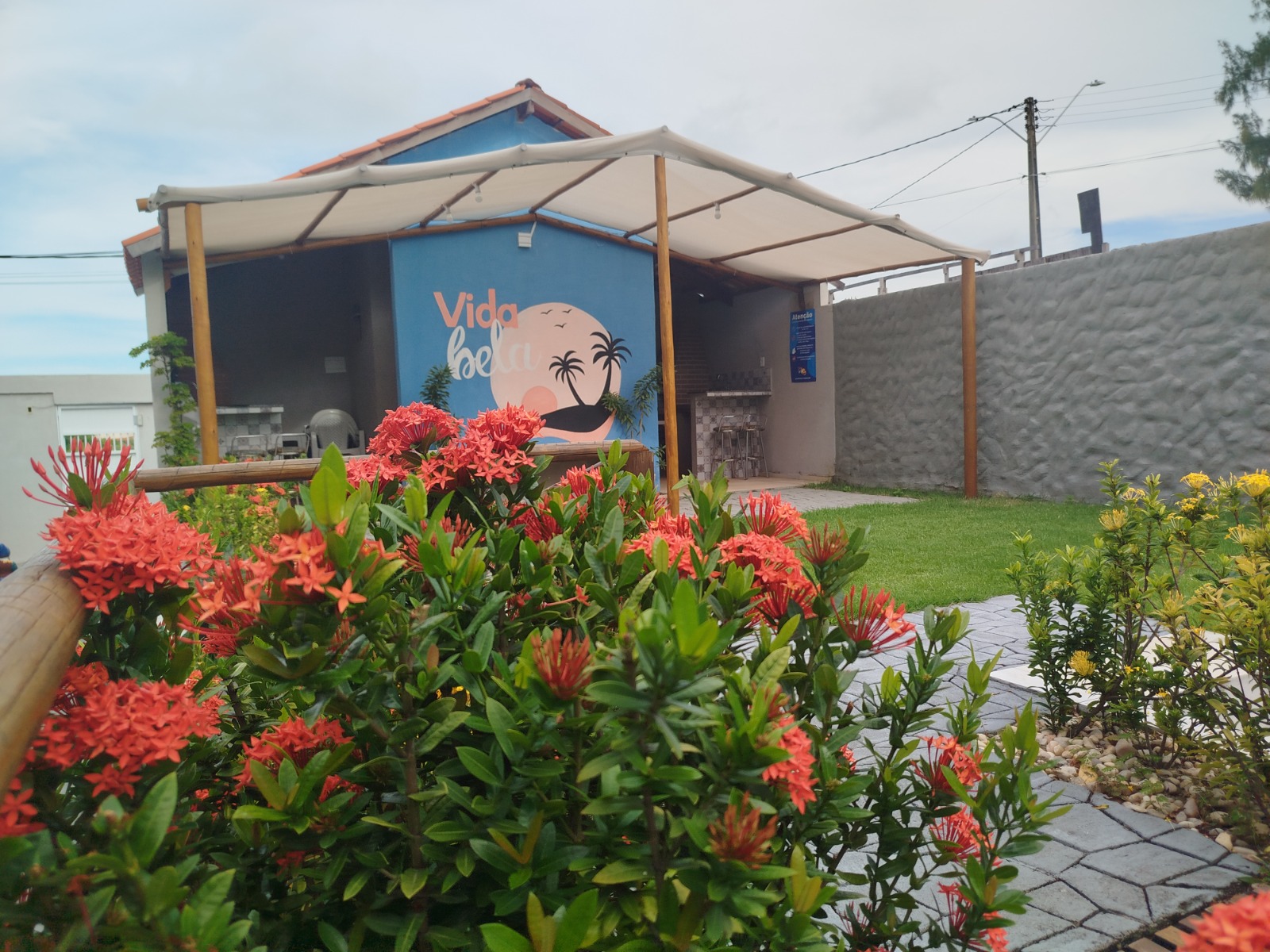 Jardim e área externa do Vida Bela Cumbuco